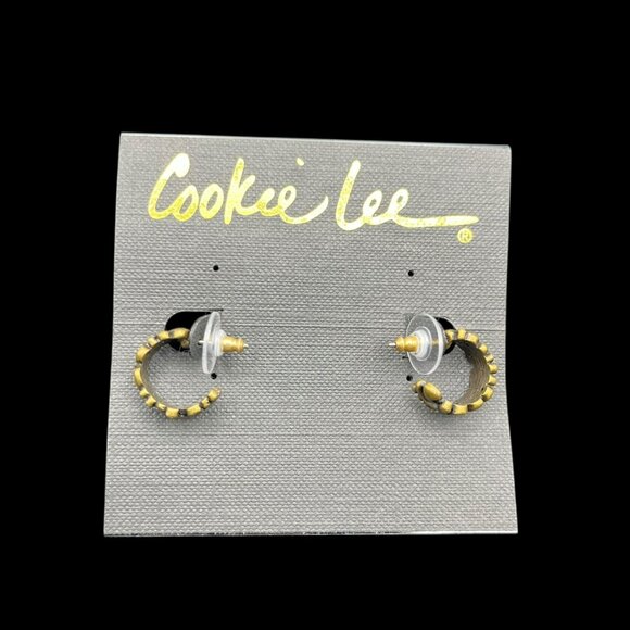 Vintage Cookie Lee Earrings Huggies Gold Tone Scroll New Push Back - Picture 1 of 9